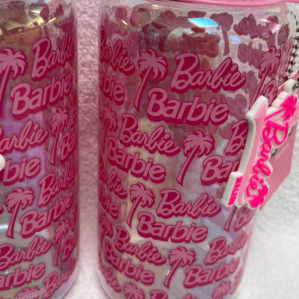 Get 2 NWT Barbie Pink 32 oz reusable water bottles. Includes Malibu Key Chains - Picture 7 of 7